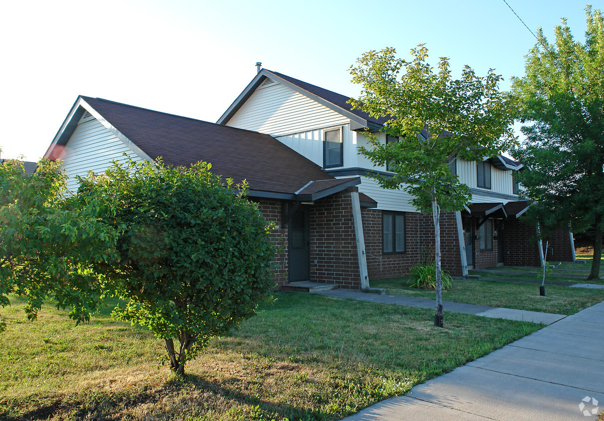 Primary Photo - 702-710 Hammond Ave