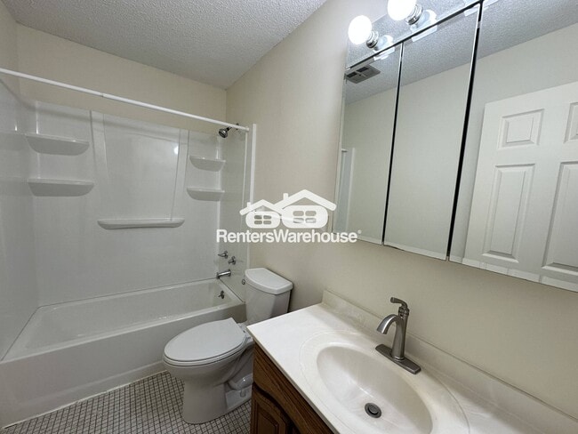 Building Photo - 1601 N Innsbruck Dr
