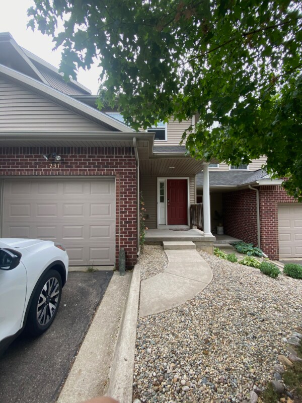 231 S Bridge St, DeWitt, MI 48820 Condo for Rent in DeWitt, MI