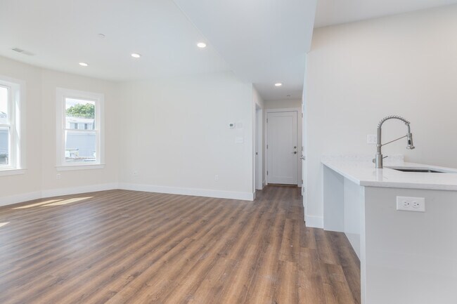 Foto del edificio - 843 Columbia Rd