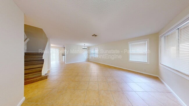 Foto del edificio - 6786 Aliso Ave