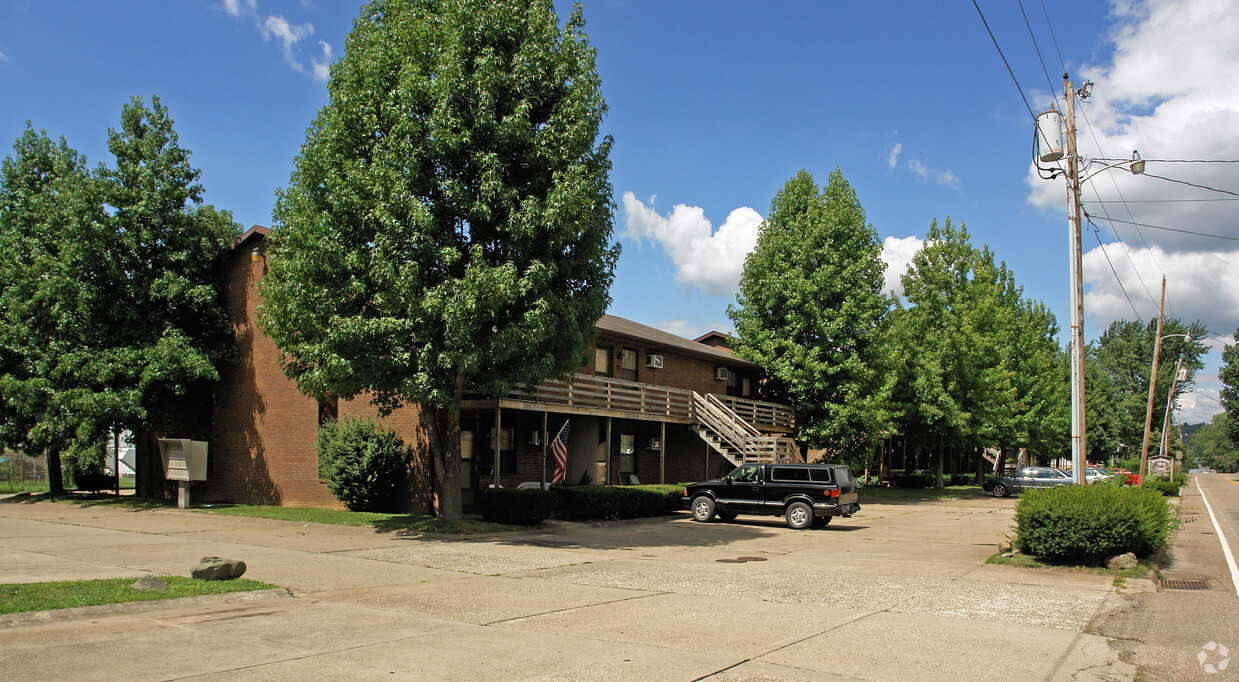 Primary Photo - Riverbend Apartments