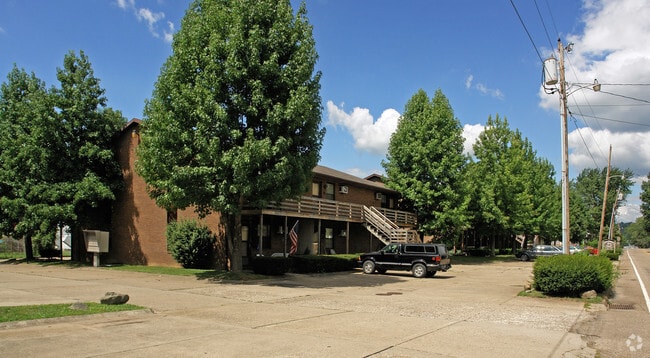 Beechwood Manor - Riverbend Apartments