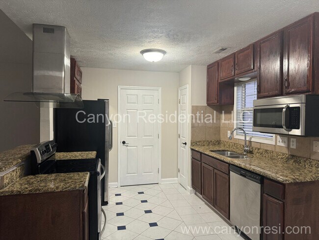 Building Photo - 204 Truman Dr