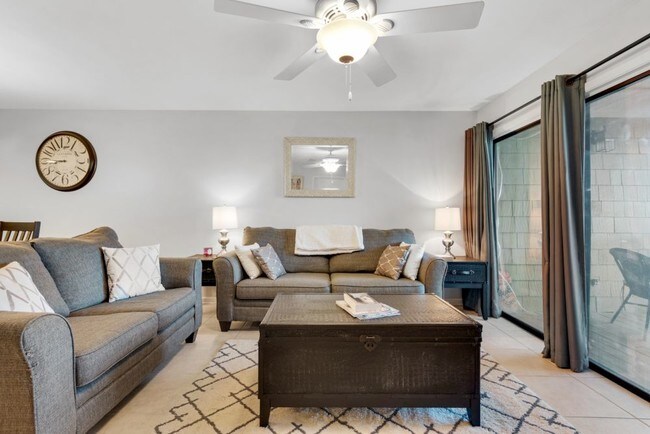 Foto del edificio - 8964 Heron Walk Dr