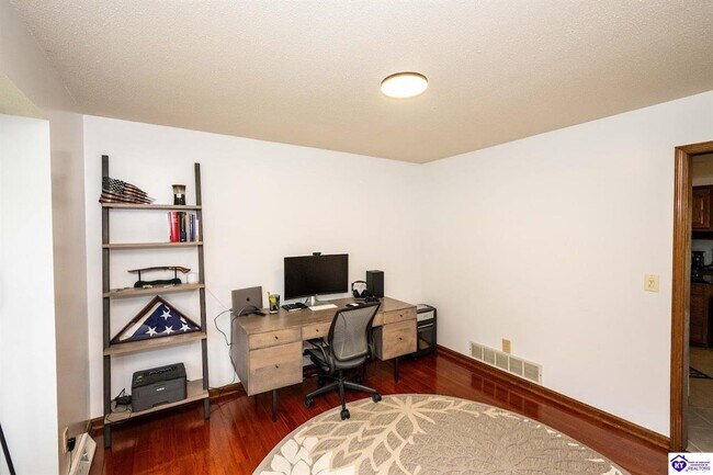 Foto del edificio - 1813 Lakewood Dr