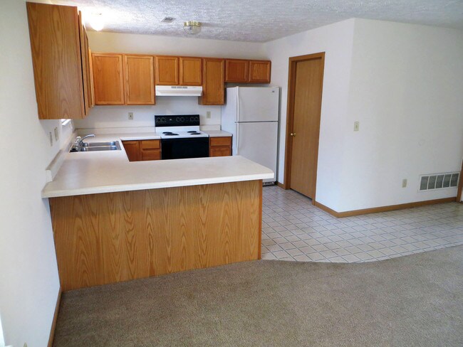 Building Photo - 2167 Tenbrink Dr