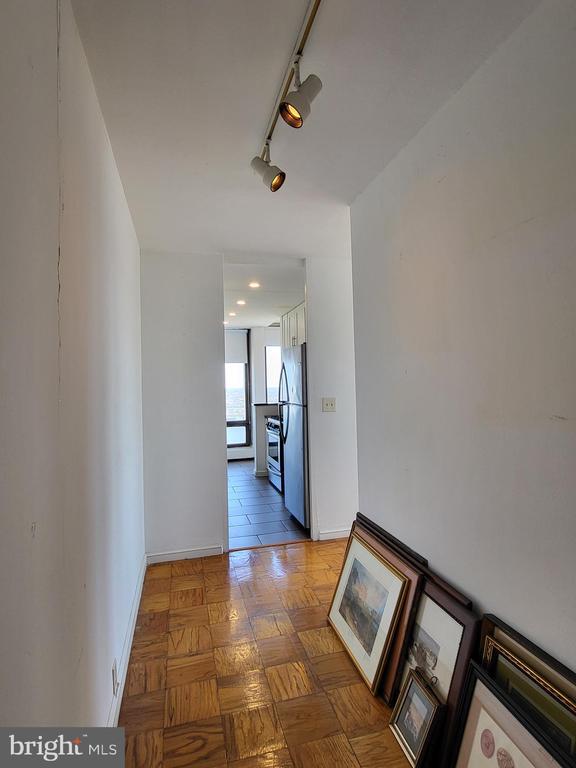 Building Photo - 220 Locust St