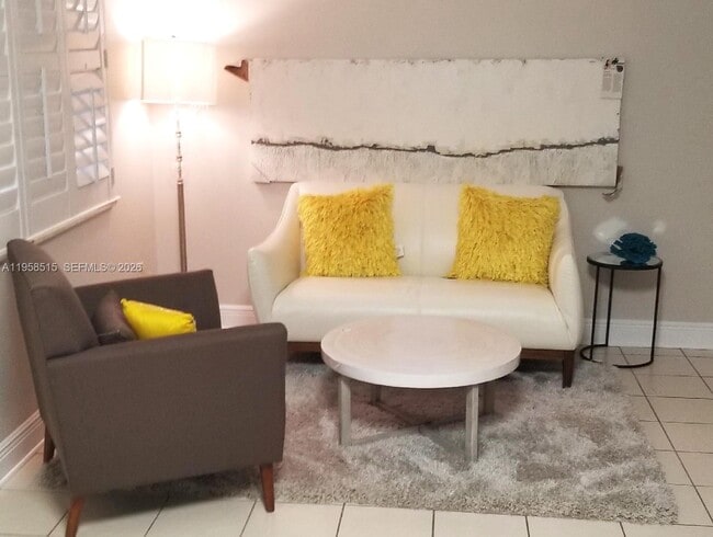 Building Photo - 333 SE Martin Ave