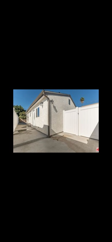 Foto principal - 6511 Clybourn Ave