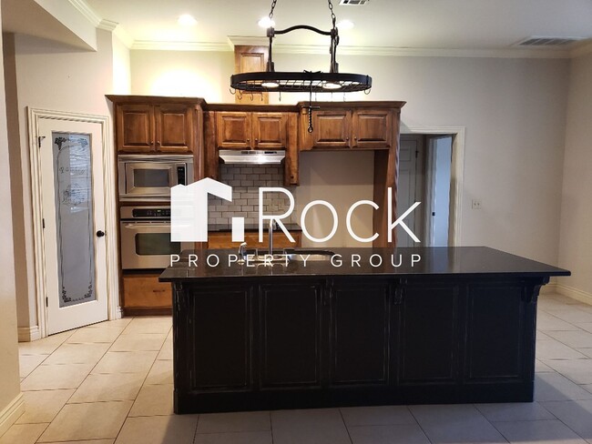 Building Photo - 3 Bedroom, 2 Bath, 2 Car Garage - SELF TOURS AVAILABLE SOON!