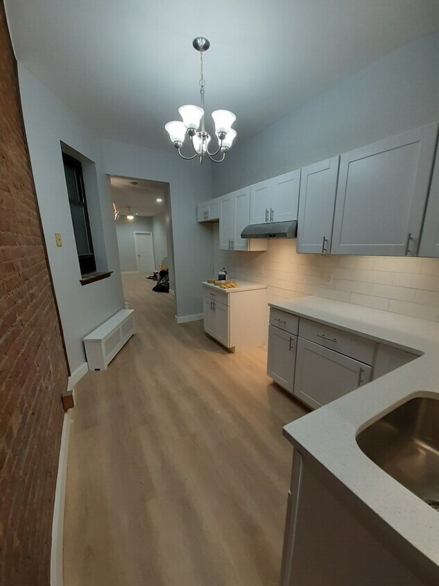 Primary Photo - 294 Barrow St