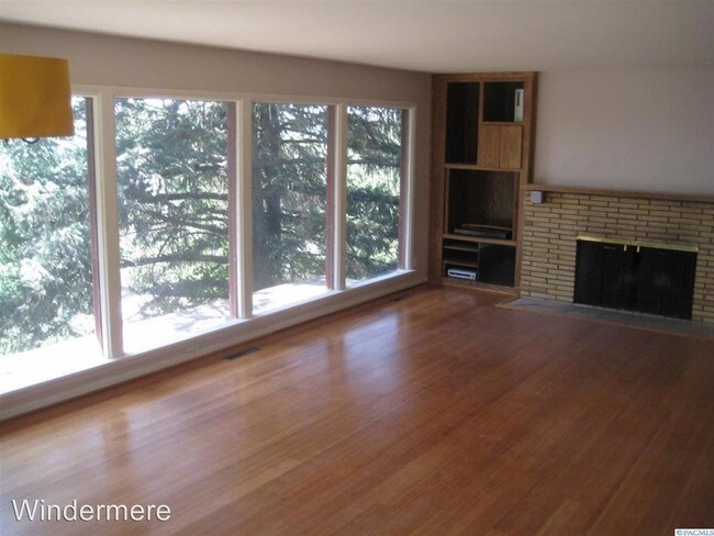 Building Photo - 4 br, 2 bath House - 1725 NE Upper Drive