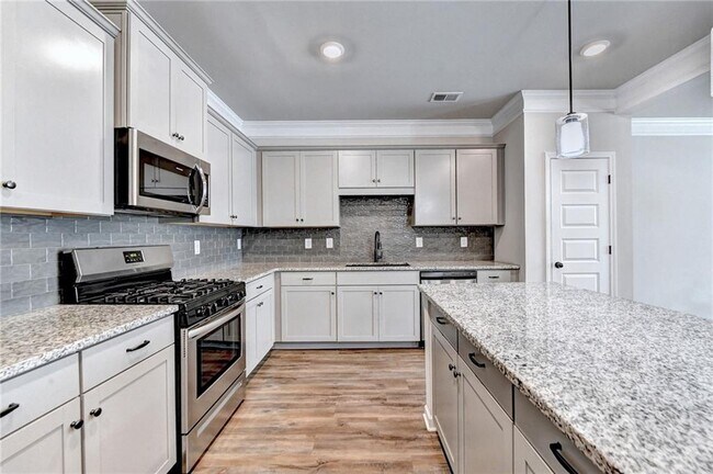Building Photo - 2253 Buford Town Dr