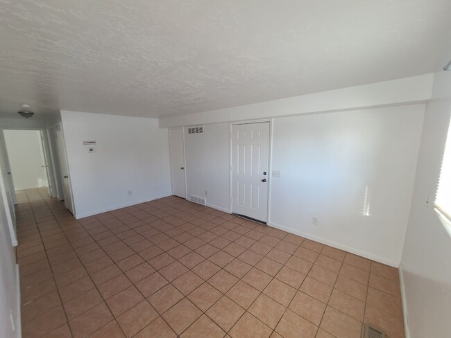 Foto del edificio - 2546 S Redwood Rd