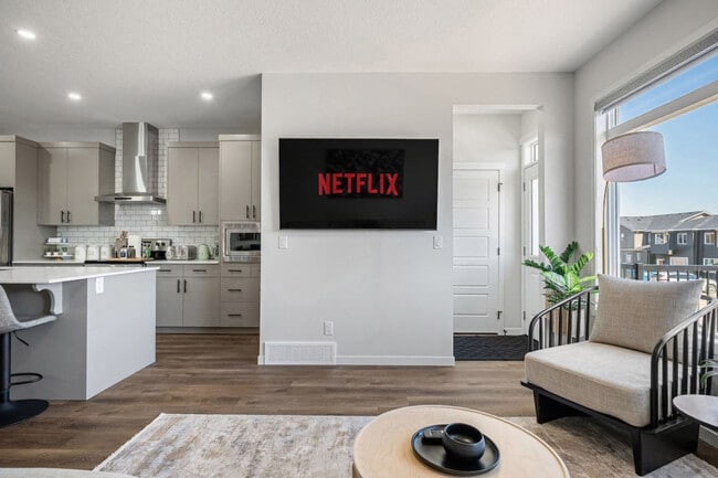 Building Photo - 154 Mitchell Rd NW