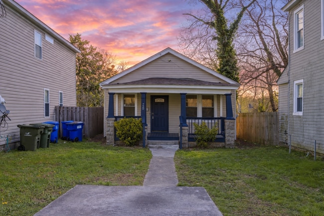 Photo - 720 Forbes St House