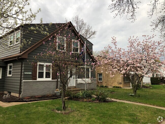 Building Photo - 3543 S Chase Ave
