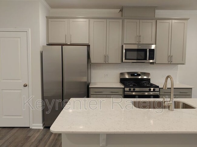 Building Photo - 213 Ivy Vine Way