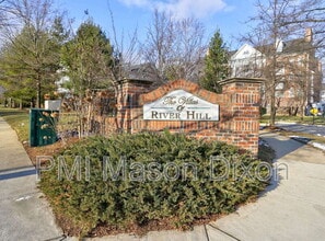 Building Photo - 5801 Clipper Ln