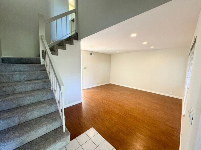 Foto del edificio - Scenic 4 Bedroom, 2.5 Bathroom Condo