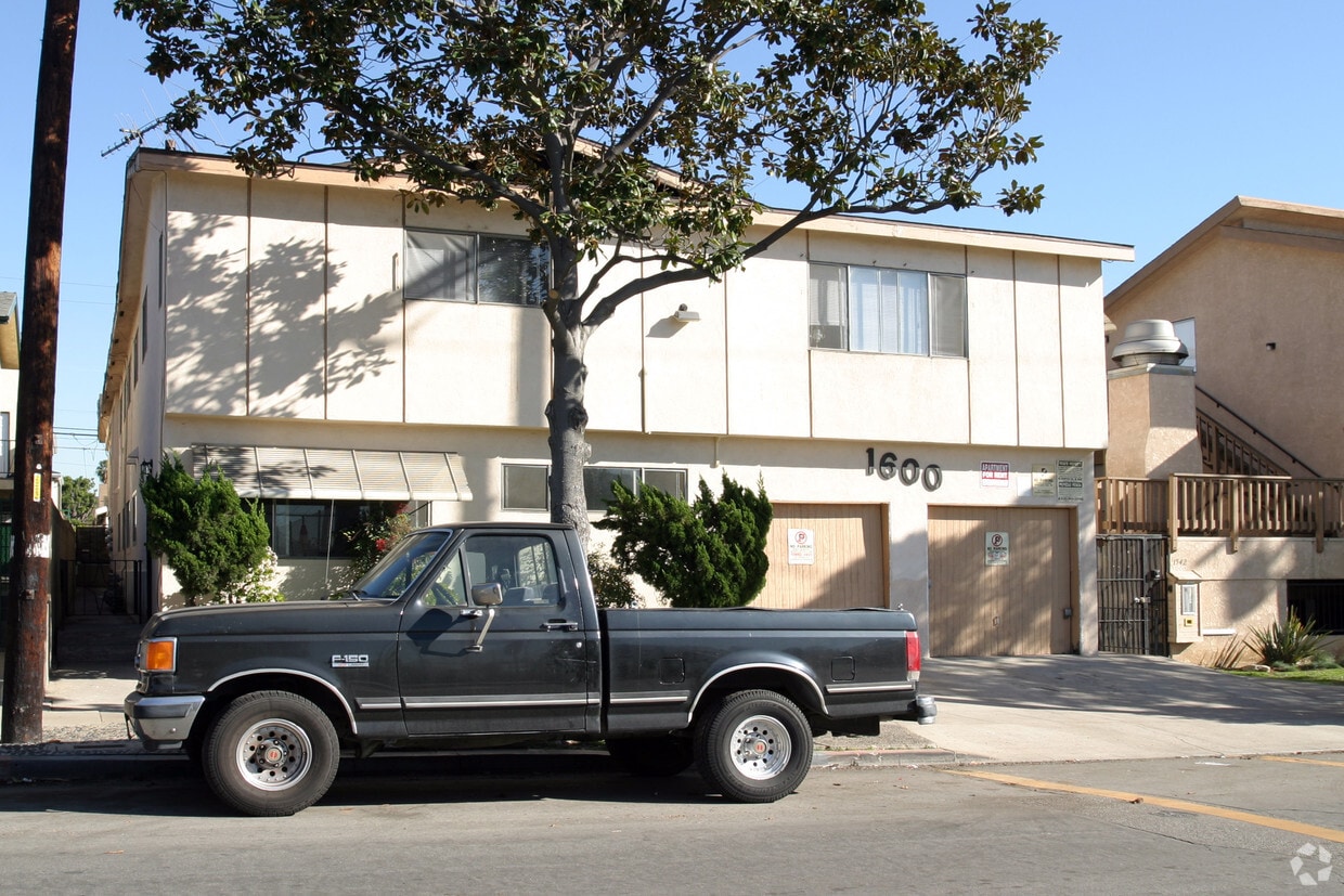 Building Photo - 1600 Orizaba Ave