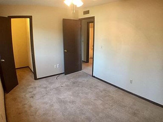 Building Photo - Nice 2 bedroom Condo for Rent