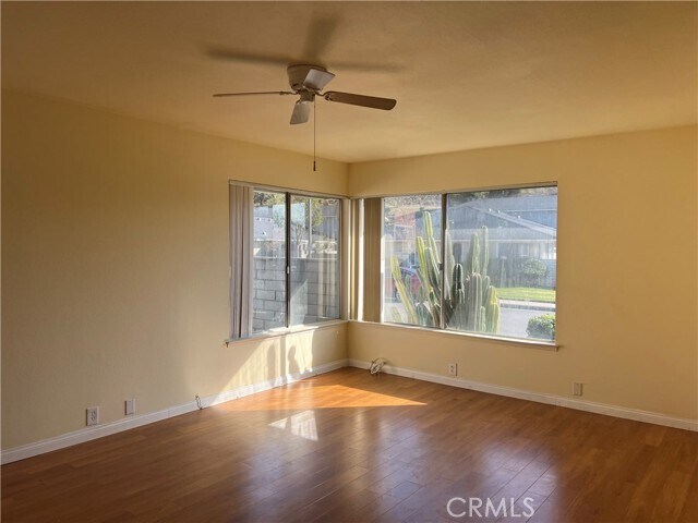Foto del edificio - 1329 Parkside Dr