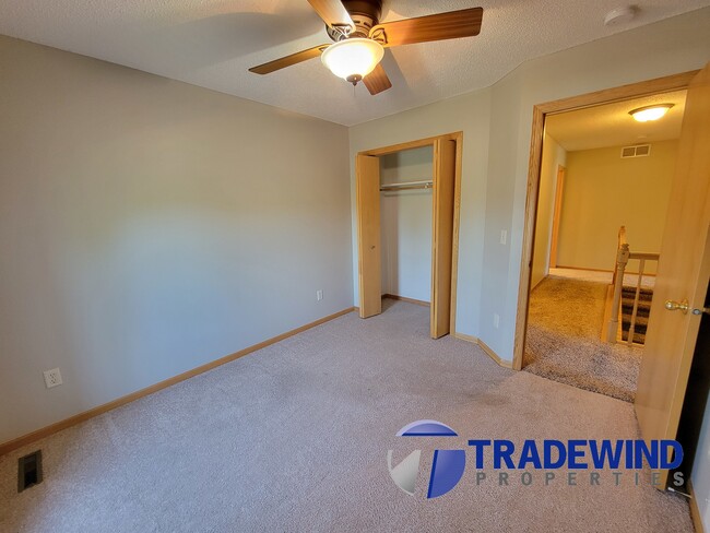 Building Photo - 9486 Talon Ct