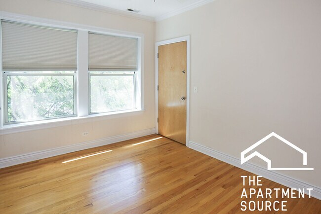 Foto del edificio - 1208 W Waveland Ave
