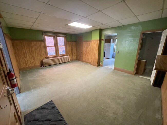 Sala de estar - 216 E Franklin St