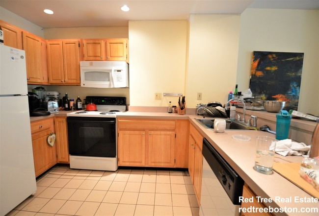 Building Photo - 1406 Beacon St