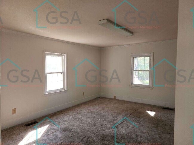 Building Photo - 3 Bedroom 2 Bathroom Available!