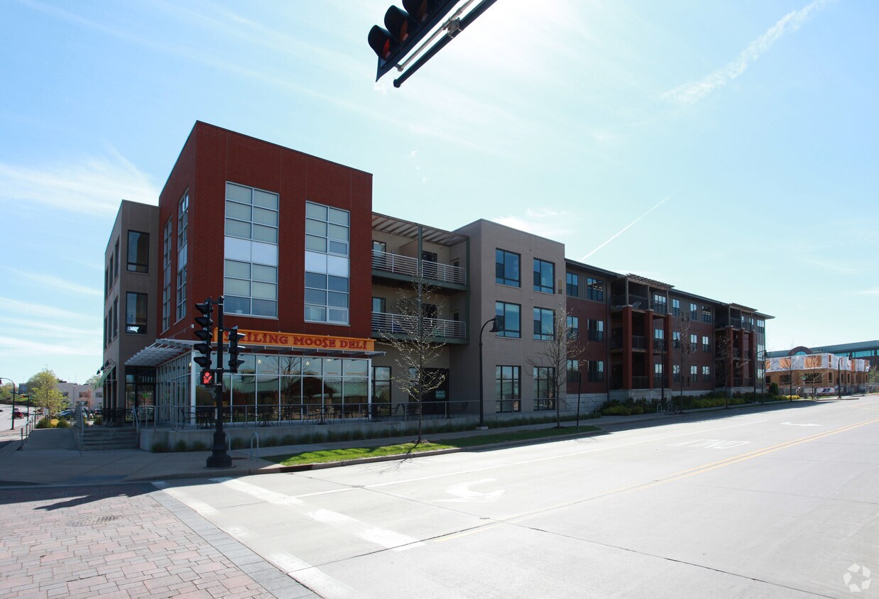 Primary Photo - 315 Riverfront