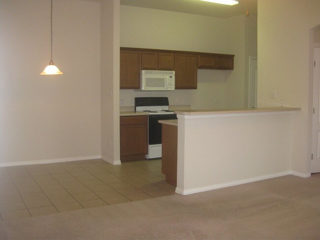 Building Photo - 307 Deborah Ln