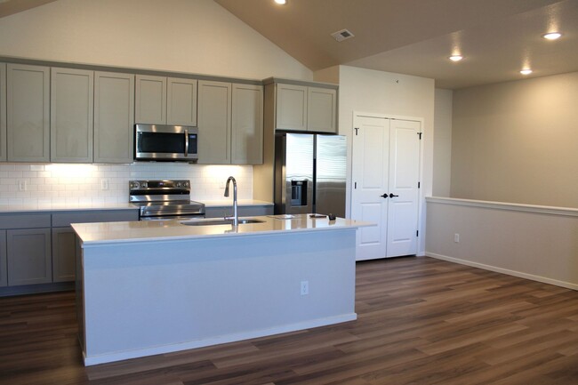 Foto del edificio - Stunning 2 bedroom Townhome in Fort Collins