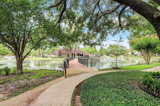 Foto del edificio - 5801 Lumberdale Rd