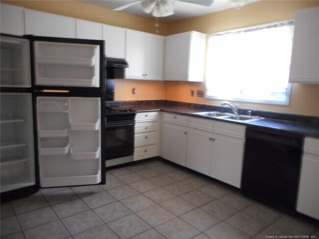 Building Photo - 5805 Waters Edge Dr