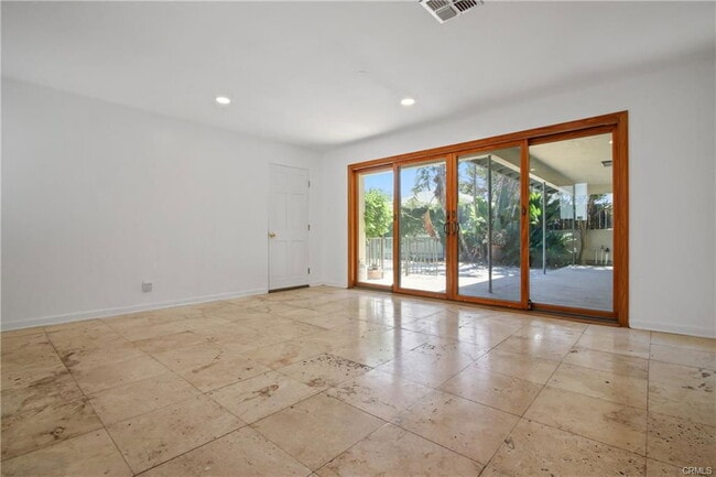 Building Photo - 510 S Sparks St