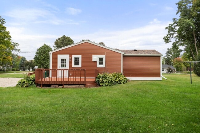 Building Photo - 715 Washington St