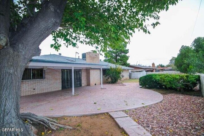 Foto del edificio - 8804 Cosmos Ave