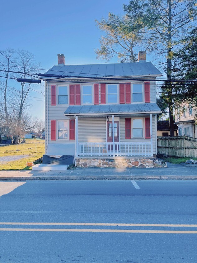 Primary Photo - 40 S Main St