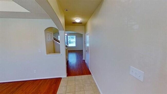 Building Photo - 23535 Plantation Pines Ln