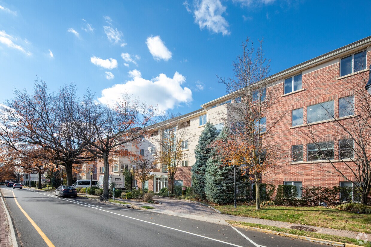 Apartments For Sale Great Neck Ny Sterling Plaza - Apartments in Great Neck, NY | Apartments.com