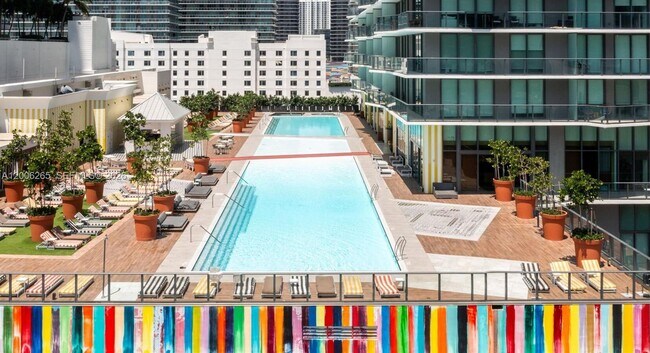 Foto del edificio - 1300 S Miami Ave