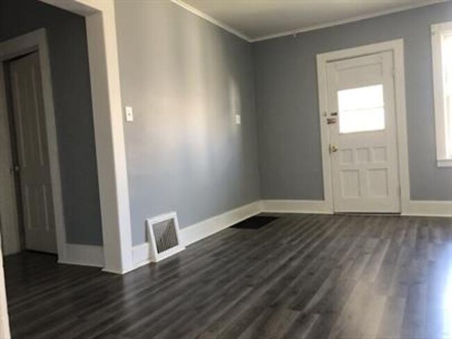 Foto del edificio - 1628 Deckner Ave