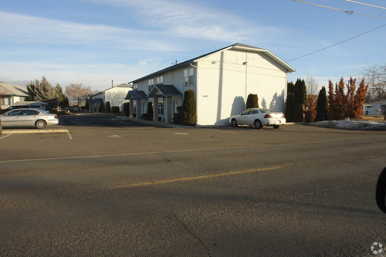 Foto del edificio - 1005-1007 S 48th Ave