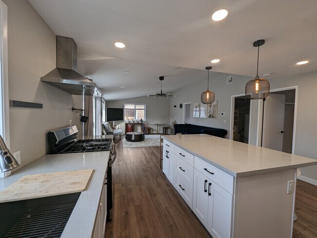 Foto del edificio - 3443 33rd Ave W