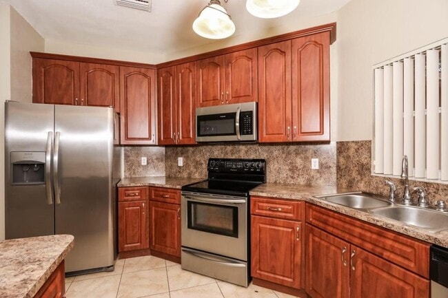 Photo - 141 NW 207th Ave House