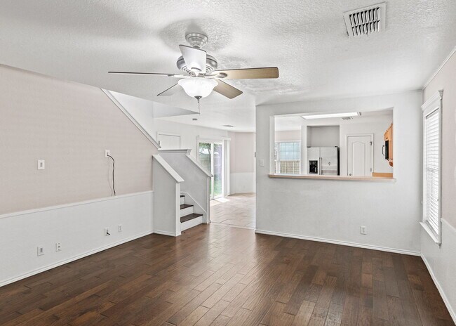 Building Photo - 3-Bedroom Retreat in New Braunfels - Spaci...